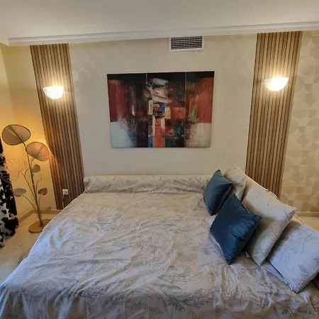 Luxurious In Apartment *
